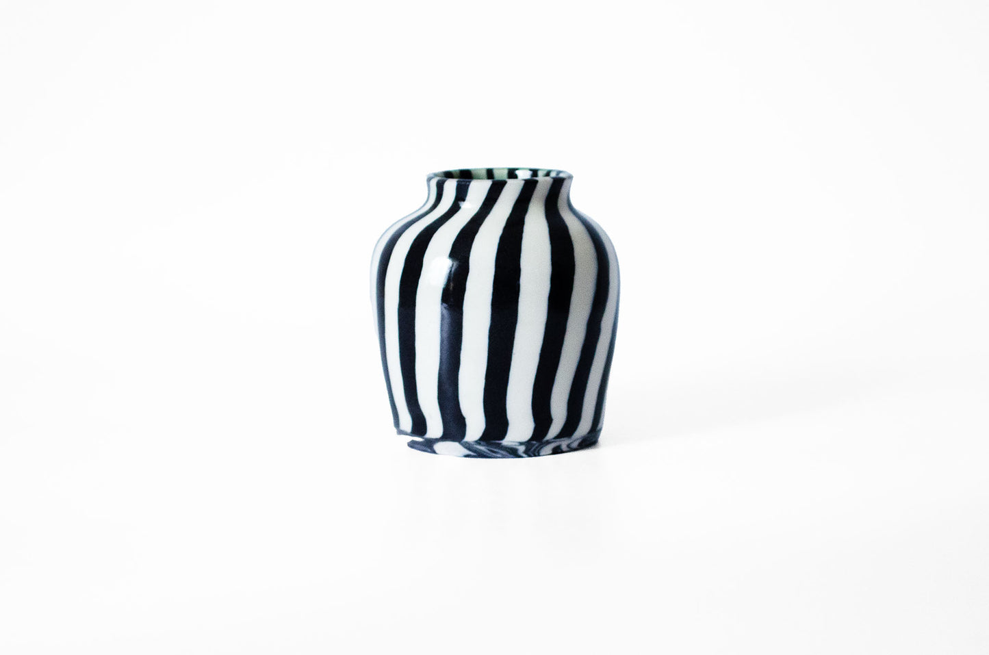 Neriage Black Stripes Vase