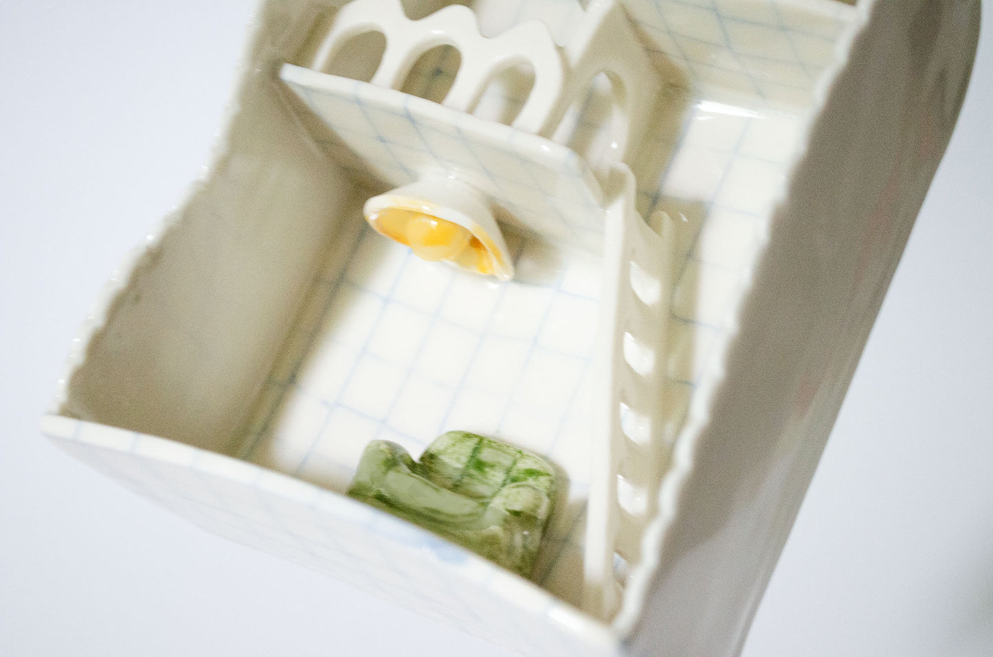 Porcelain Dollhouse (Jewerly Lack)